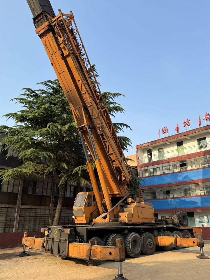 LIEBHERR - Мобильный кран: фото 1 LIEBHERR - Мобильный кран: фото 1