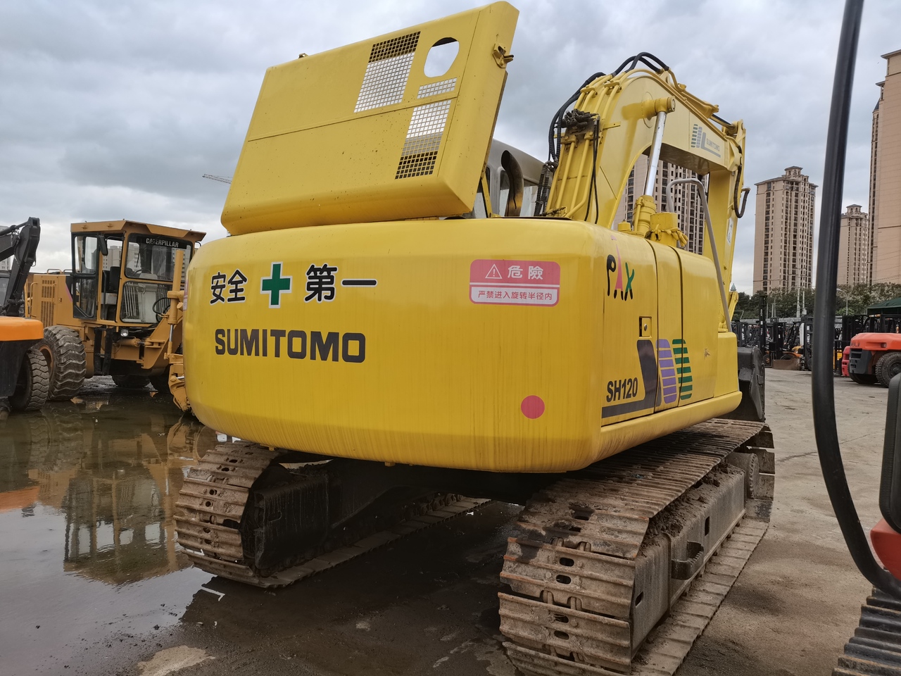 Sumitomo SH120 - Гусеничный экскаватор: фото 2 Sumitomo SH120 - Гусеничный экскаватор: фото 2