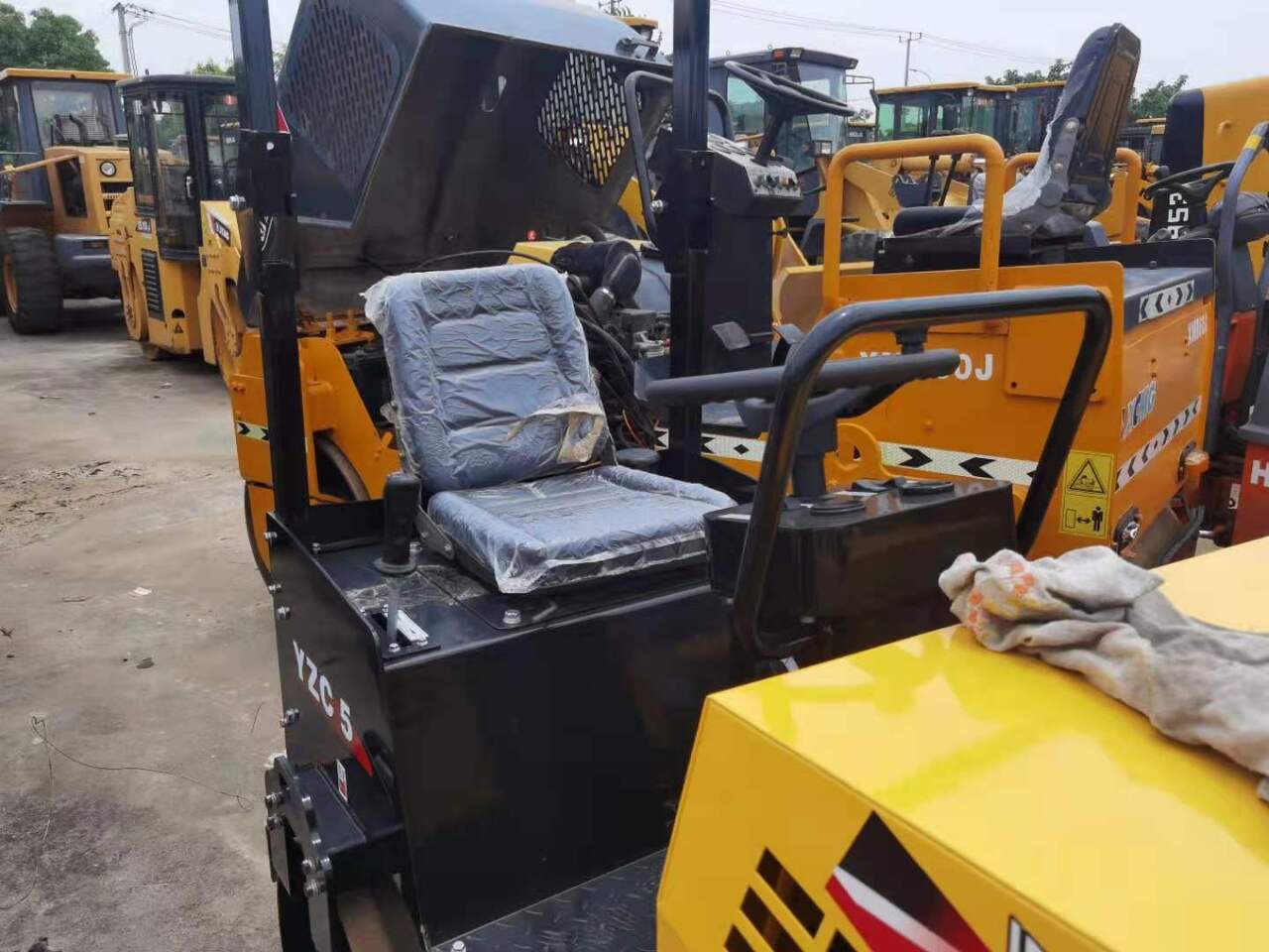 XCMG XCMG-YZC5 -roller - Каток: фото 4 XCMG XCMG-YZC5 -roller - Каток: фото 4