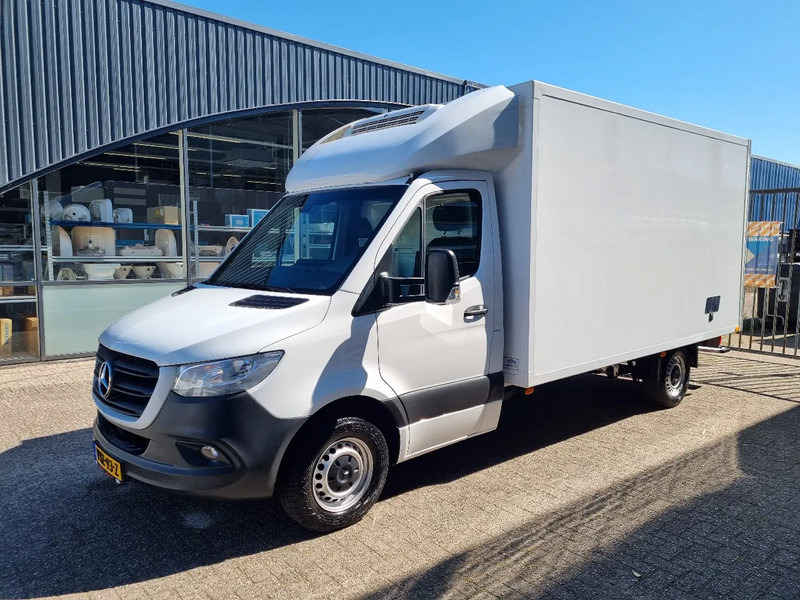 Mercedes-Benz Sprinter 316 CDI Kuhlkoffer Thermoking V300MAX st 230V Euro 6D - Малотоннажный рефрижератор: фото 4 Mercedes-Benz Sprinter 316 CDI Kuhlkoffer Thermoking V300MAX st 230V Euro 6D - Малотоннажный рефрижератор: фото 4