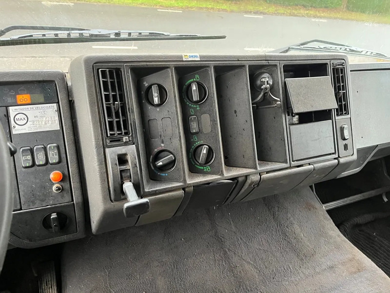Грузовик бортовой/ Платформа Mercedes-Benz SK 1850 V8 MANUAL GEARBOX BIG AXLE FULL STEEL SPRING RETARDER: фото 17
