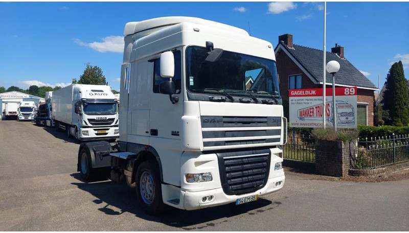 DAF XF 105.410 4x2 - Тягач: фото 2 DAF XF 105.410 4x2 - Тягач: фото 2
