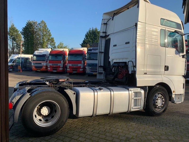 MAN TGA 18.480 6 HEAD ENGINE AUTOMATIC RETARDER - Тягач: фото 3 MAN TGA 18.480 6 HEAD ENGINE AUTOMATIC RETARDER - Тягач: фото 3