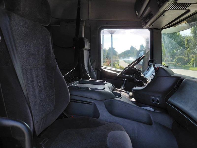 Scania P124-420 MANUAL + RETARDER !!!! 2 PIPES !!!! - Тягач: фото 4 Scania P124-420 MANUAL + RETARDER !!!! 2 PIPES !!!! - Тягач: фото 4