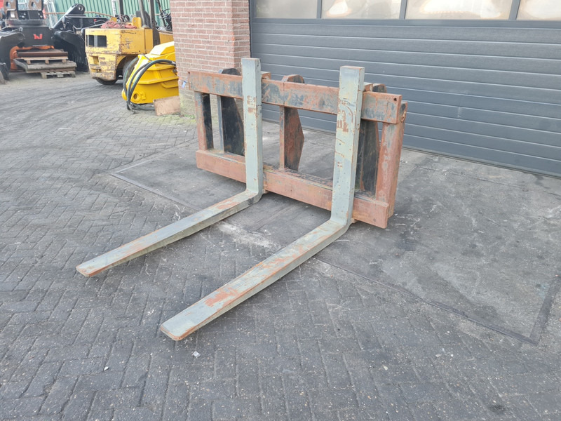 Vorkenbord volvo pallet tines volvo l - Навесное оборудование для Строительной техники: фото 2 Vorkenbord volvo pallet tines volvo l - Навесное оборудование для Строительной техники: фото 2