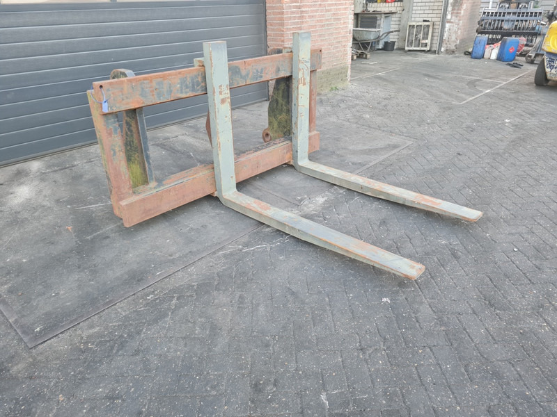 Vorkenbord volvo pallet tines volvo l - Навесное оборудование для Строительной техники: фото 3 Vorkenbord volvo pallet tines volvo l - Навесное оборудование для Строительной техники: фото 3