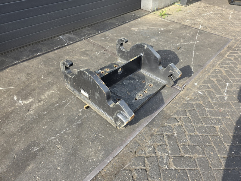 Adaptor plate cw55 caterpillar verachtert hammer crusher plate cw55 caterpillar - Сцепное устройство: фото 5 Adaptor plate cw55 caterpillar verachtert hammer crusher plate cw55 caterpillar - Сцепное устройство: фото 5