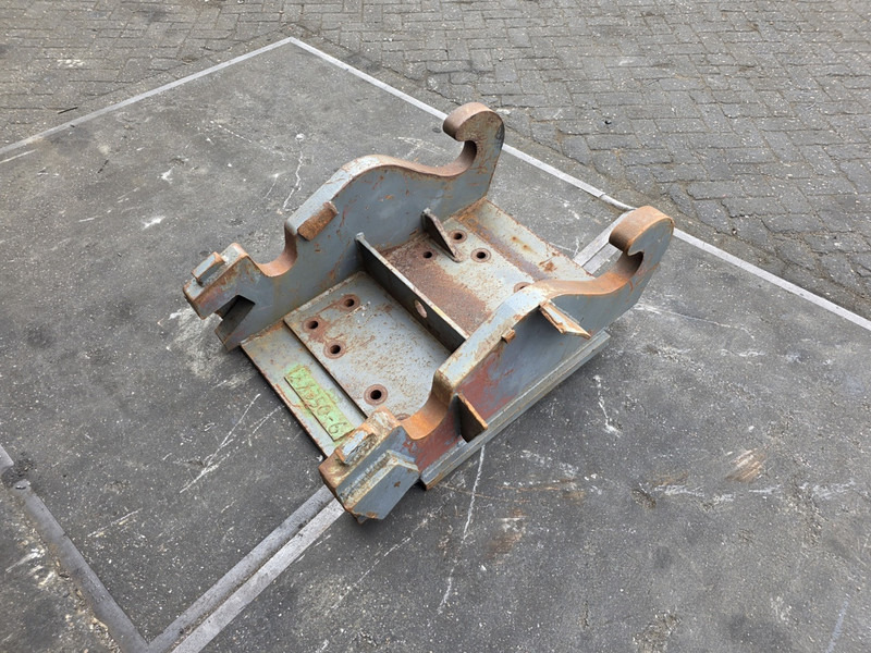 Adaptor plate cw55s kopplaat cw55s verachtert eurosteel - Сцепное устройство для Строительной техники: фото 3 Adaptor plate cw55s kopplaat cw55s verachtert eurosteel - Сцепное устройство для Строительной техники: фото 3
