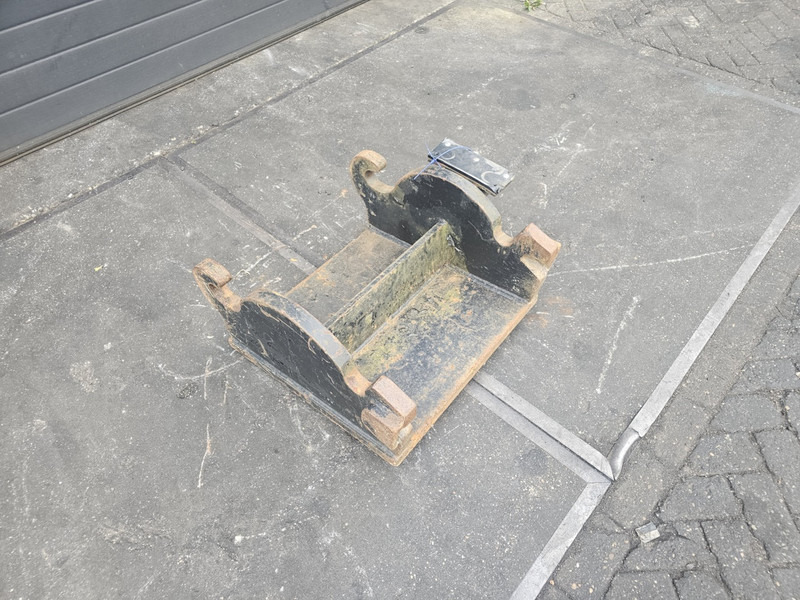 Kopplaat adaptorplate eurosteel cw 30 cw 40 anbau platte cw 30 cw 40 - Сцепное устройство для Строительной техники: фото 2 Kopplaat adaptorplate eurosteel cw 30 cw 40 anbau platte cw 30 cw 40 - Сцепное устройство для Строительной техники: фото 2