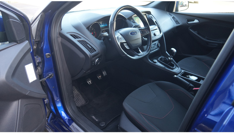 Ford Focus WAGON 1.5TDCI ST-Line - Микроавтобус, Пассажирский фургон: фото 5 Ford Focus WAGON 1.5TDCI ST-Line - Микроавтобус, Пассажирский фургон: фото 5