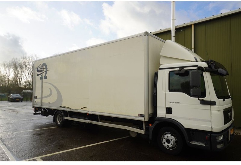 MAN TGL 12.220 CLOSED BOX EURO 5 D HOLLANDIA - Грузовик с закрытым кузовом: фото 4 MAN TGL 12.220 CLOSED BOX EURO 5 D HOLLANDIA - Грузовик с закрытым кузовом: фото 4