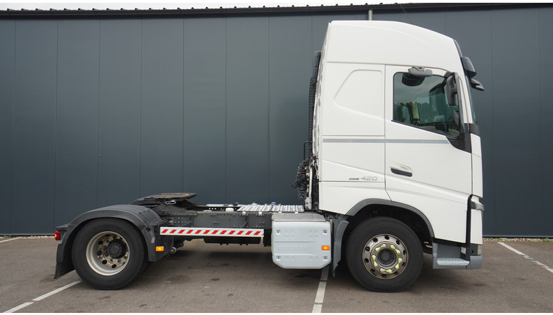 Volvo FH 420 ADR GLOBETROTTER 808.000KM - Тягач: фото 2 Volvo FH 420 ADR GLOBETROTTER 808.000KM - Тягач: фото 2
