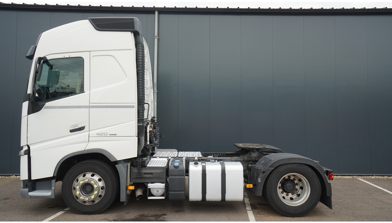 Volvo FH 420 ADR GLOBETROTTER 808.000KM - Тягач: фото 1 Volvo FH 420 ADR GLOBETROTTER 808.000KM - Тягач: фото 1