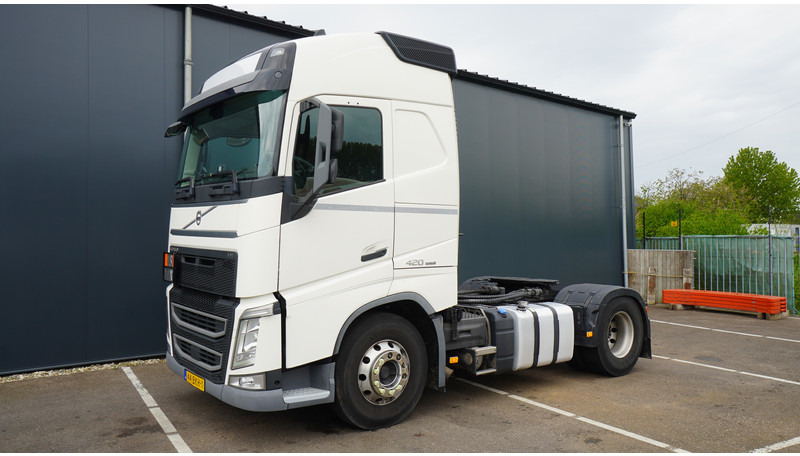 Volvo FH 420 ADR GLOBETROTTER EURO 6 769.000KM COMPRESSOR - Тягач: фото 3 Volvo FH 420 ADR GLOBETROTTER EURO 6 769.000KM COMPRESSOR - Тягач: фото 3