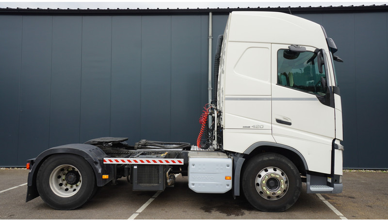 Volvo FH 420 ADR GLOBETROTTER EURO 6 769.000KM COMPRESSOR - Тягач: фото 2 Volvo FH 420 ADR GLOBETROTTER EURO 6 769.000KM COMPRESSOR - Тягач: фото 2