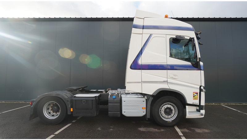 Volvo FH 420 EURO 6 GLOBETROTTER - Тягач: фото 2 Volvo FH 420 EURO 6 GLOBETROTTER - Тягач: фото 2