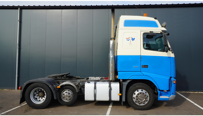 Volvo FH 440 6X2 GLOBETROTTER EURO 3 - Тягач: фото 2 Volvo FH 440 6X2 GLOBETROTTER EURO 3 - Тягач: фото 2