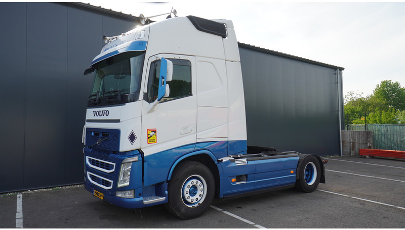Volvo FH 460 GLOBETROTTER EURO 6 - Тягач: фото 3 Volvo FH 460 GLOBETROTTER EURO 6 - Тягач: фото 3