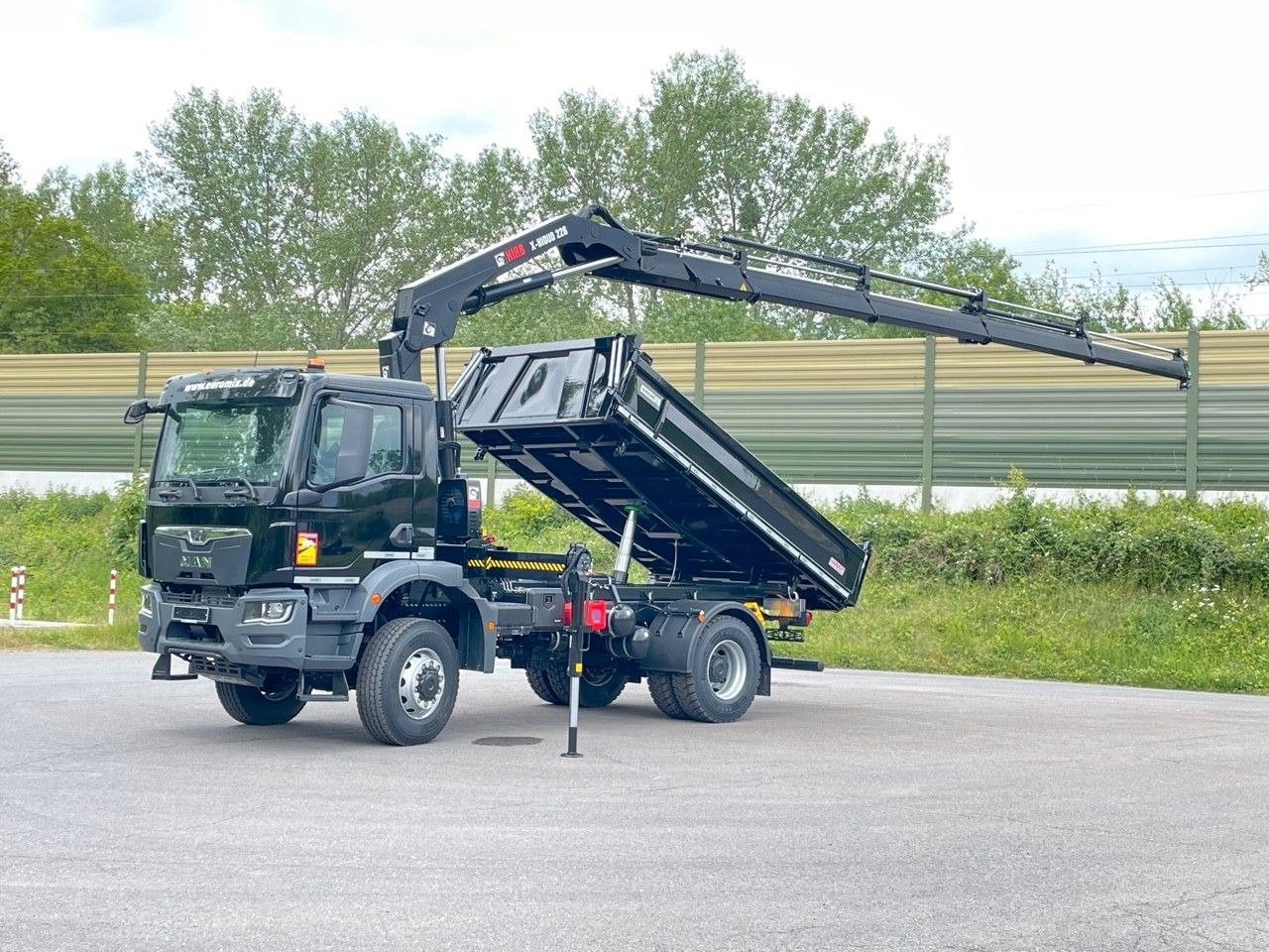 MAN TGM 18.320 4x4 Euro6e Hiab X Hiduo 228-4 - Самосвал, Автоманипулятор: фото 1 MAN TGM 18.320 4x4 Euro6e Hiab X Hiduo 228-4 - Самосвал, Автоманипулятор: фото 1