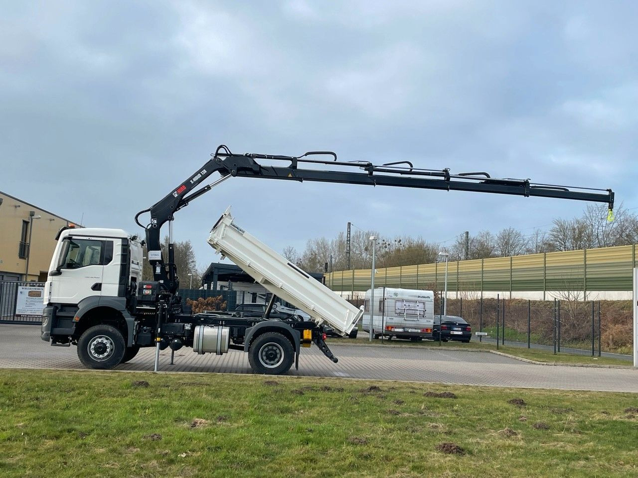 MAN TGS 18.400 TG3 4x4 Euro6e Hiab X-HiDuo 138DS-4 - Самосвал, Автоманипулятор: фото 2 MAN TGS 18.400 TG3 4x4 Euro6e Hiab X-HiDuo 138DS-4 - Самосвал, Автоманипулятор: фото 2