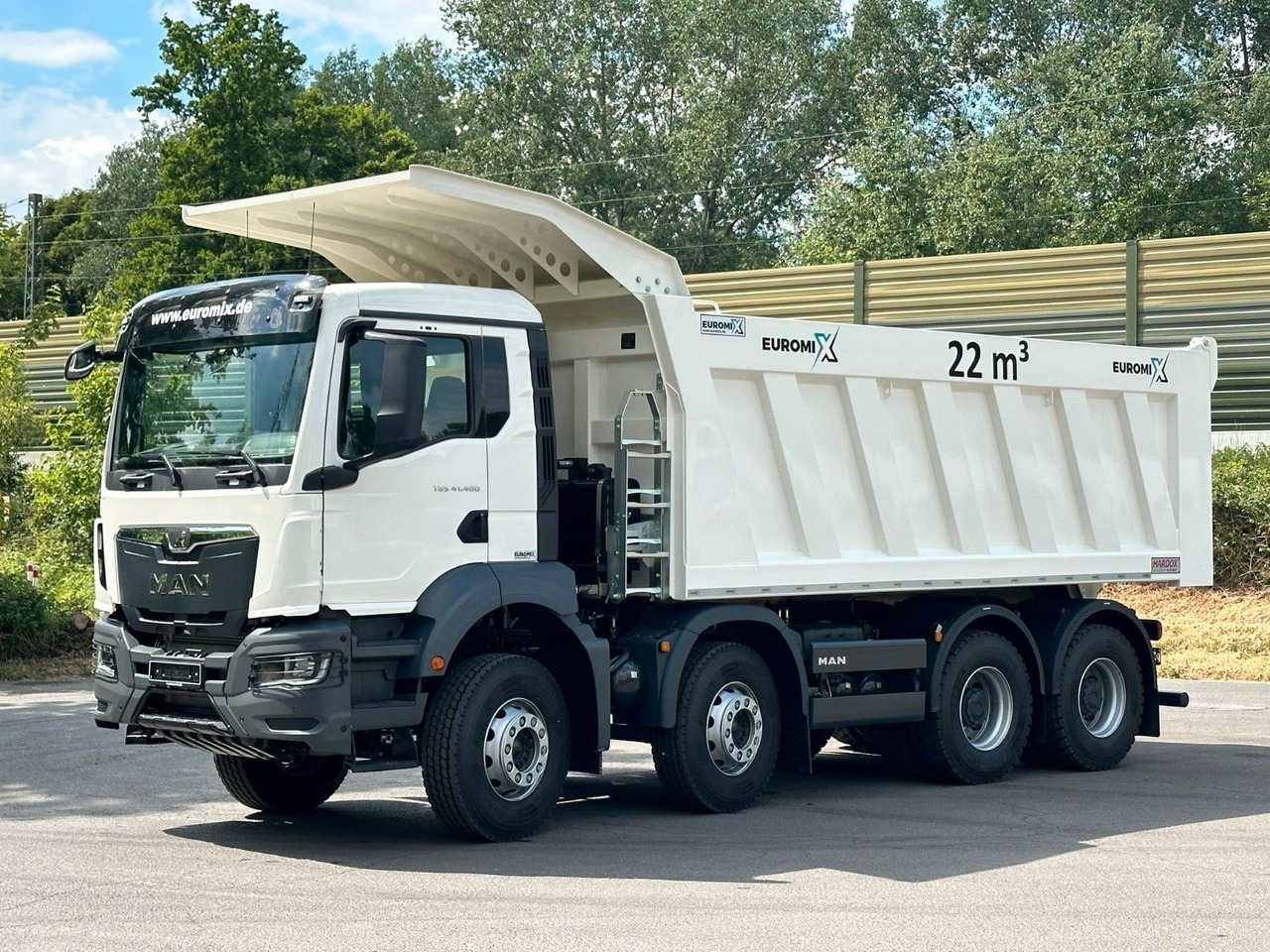 MAN TGS 41.440 8x4 EuromixMTP 22m³ Eckige Mulde - Самосвал: фото 3 MAN TGS 41.440 8x4 EuromixMTP 22m³ Eckige Mulde - Самосвал: фото 3