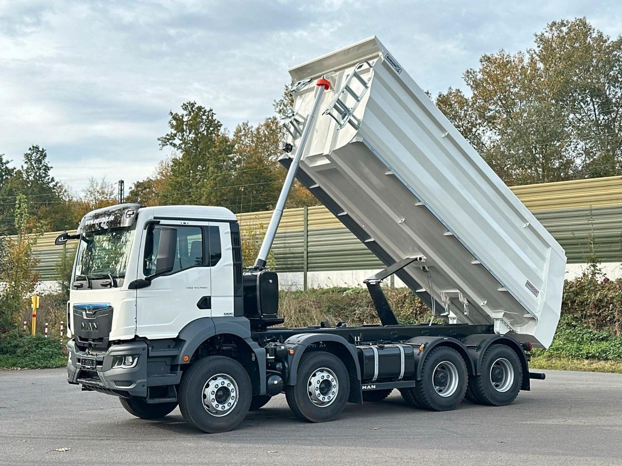 MAN TGS 41.520 BB 8X4 Euromix Retarder - Самосвал: фото 1 MAN TGS 41.520 BB 8X4 Euromix Retarder - Самосвал: фото 1