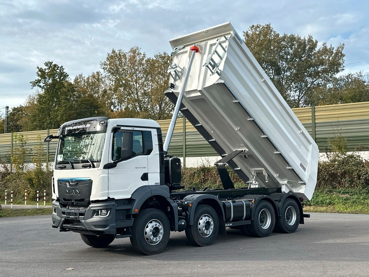 MAN TGS 41.520 BB 8X4 Euromix Retarder - Самосвал: фото 2 MAN TGS 41.520 BB 8X4 Euromix Retarder - Самосвал: фото 2
