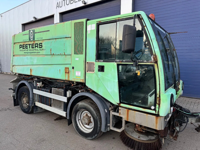 Bucher CITYCAT 5000SL **SWEEPER-BALAYEUSE** - Подметально-уборочная машина: фото 4 Bucher CITYCAT 5000SL **SWEEPER-BALAYEUSE** - Подметально-уборочная машина: фото 4