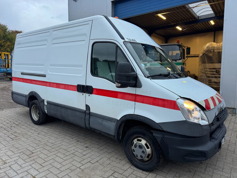 Iveco Daily **35C15-EURO 5-MOTOR 3.0** - Цельнометаллический фургон: фото 1 Iveco Daily **35C15-EURO 5-MOTOR 3.0** - Цельнометаллический фургон: фото 1