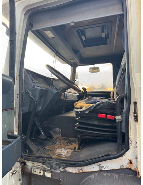 Фото интерьера 1: Грузовик бортовой/ Платформа, Автоманипулятор Renault R385 Major **CAMION FRANCAIS-SUSPENSION LAMES**