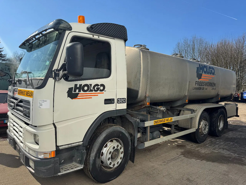 Volvo FM 10 **WATERTANK-BELGIAN TRUCK** - Грузовик-цистерна: фото 1 Volvo FM 10 **WATERTANK-BELGIAN TRUCK** - Грузовик-цистерна: фото 1