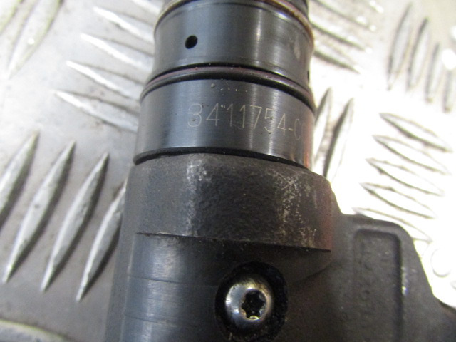 CUMMINS M11 INJECTORS P/NO 3411754 CC SET OF 6 - Подготовка топлива для Грузовиков: фото 3 CUMMINS M11 INJECTORS P/NO 3411754 CC SET OF 6 - Подготовка топлива для Грузовиков: фото 3