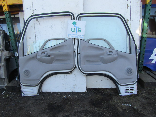 HINO 300 SERIES COMPLETE DOORS - Кабина и интерьер для Грузовиков: фото 2 HINO 300 SERIES COMPLETE DOORS - Кабина и интерьер для Грузовиков: фото 2