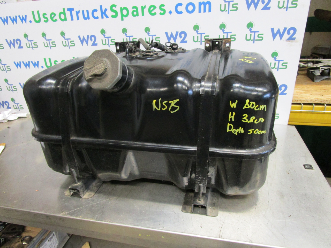 ISUZU N75 FUEL TANK COMPLETE - Топливный бак для Грузовиков: фото 1 ISUZU N75 FUEL TANK COMPLETE - Топливный бак для Грузовиков: фото 1