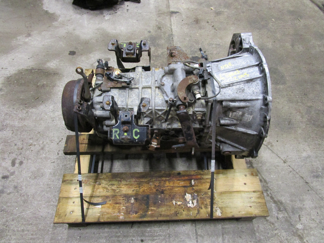 ISUZU NQR 6 SPEED MANUAL GEARBOX - Коробка передач для Грузовиков: фото 1 ISUZU NQR 6 SPEED MANUAL GEARBOX - Коробка передач для Грузовиков: фото 1