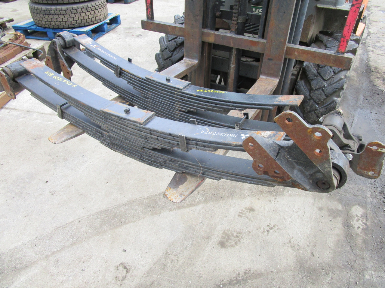 MITSUBISHI FUSO 8T REAR SPRINGS MK632557 - Подвеска для Грузовиков: фото 4 MITSUBISHI FUSO 8T REAR SPRINGS MK632557 - Подвеска для Грузовиков: фото 4