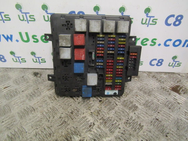 RENAULT MIDLUM DCI FUSE BAORD P/NO 5010516886/B - Электрическая система для Грузовиков: фото 1 RENAULT MIDLUM DCI FUSE BAORD P/NO 5010516886/B - Электрическая система для Грузовиков: фото 1