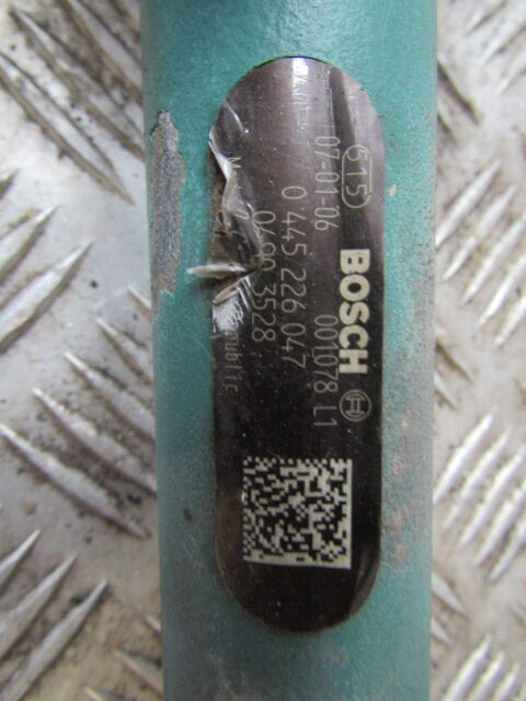 VOLVO FE BOSCH FUEL RAIL & SENSOR P/NO 0445226047 - Двигатель и запчасти для Грузовиков: фото 2 VOLVO FE BOSCH FUEL RAIL & SENSOR P/NO 0445226047 - Двигатель и запчасти для Грузовиков: фото 2
