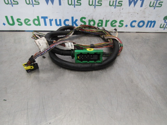 VOLVO FH13A ECU / FUSEBOARD HARNESS P/NO 20969699 / 02 - Блок управления для Грузовиков: фото 1 VOLVO FH13A ECU / FUSEBOARD HARNESS P/NO 20969699 / 02 - Блок управления для Грузовиков: фото 1
