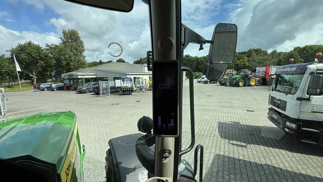 Трактор John Deere 6R195: фото 10 Трактор John Deere 6R195: фото 10