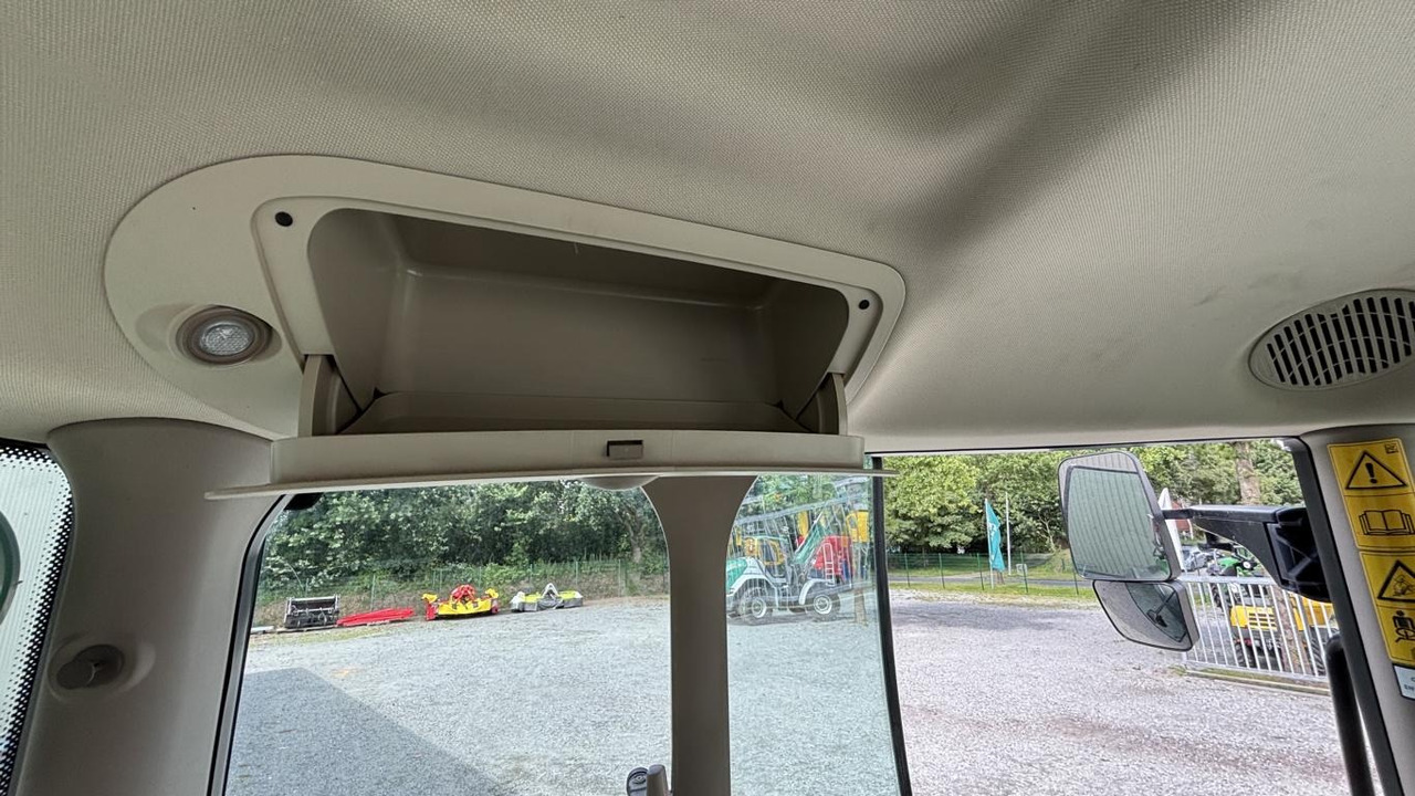 Трактор John Deere 6R195: фото 7 Трактор John Deere 6R195: фото 7