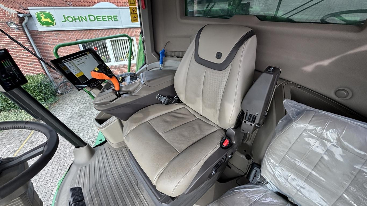 John Deere MÄHDRESCHER T5700 MY25 в лизинг John Deere MÄHDRESCHER T5700 MY25: фото 12 John Deere MÄHDRESCHER T5700 MY25 в лизинг John Deere MÄHDRESCHER T5700 MY25: фото 12