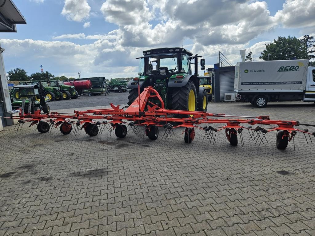 Kuhn GF8702 - Сеноворошилка: фото 1 Kuhn GF8702 - Сеноворошилка: фото 1