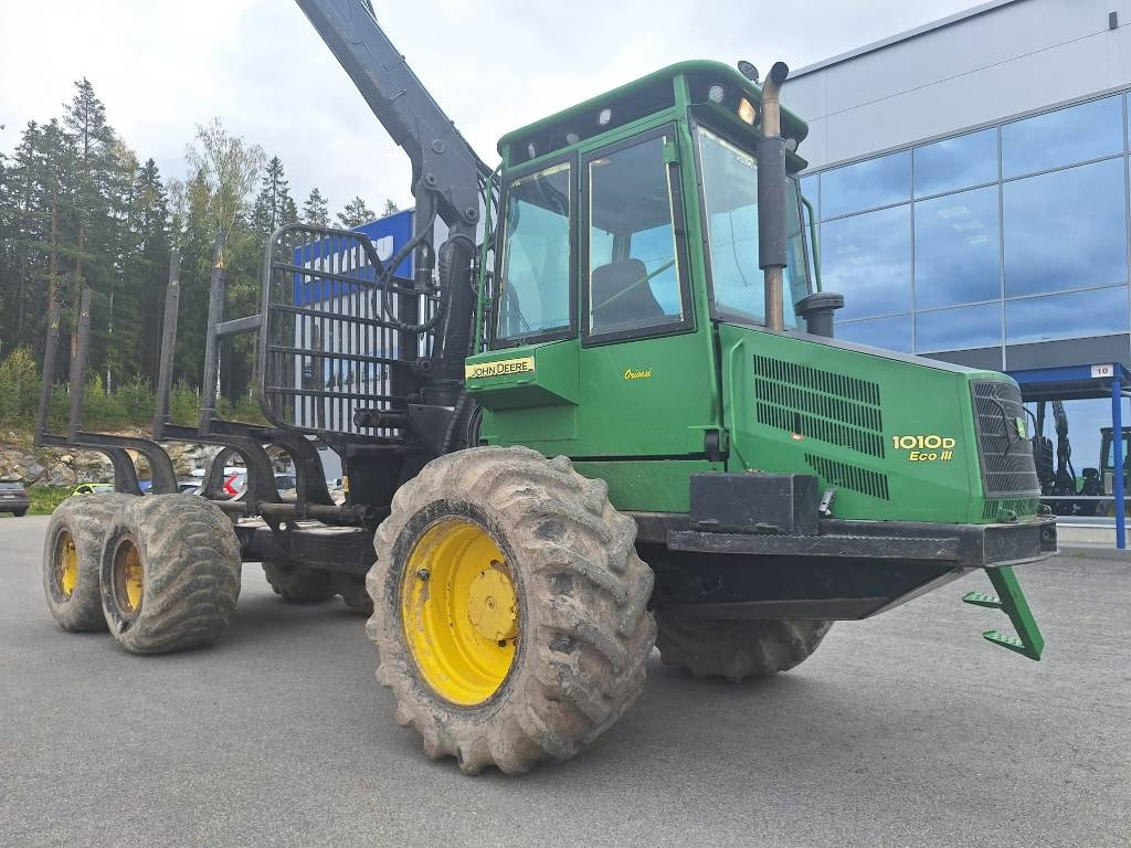 John Deere 1010 D Eco III - Форвардер: фото 1 John Deere 1010 D Eco III - Форвардер: фото 1
