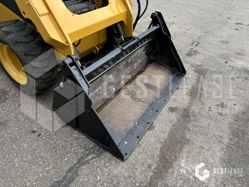 Caterpillar 236D - Мини-погрузчик с бортовым поворотом: фото 5 Caterpillar 236D - Мини-погрузчик с бортовым поворотом: фото 5