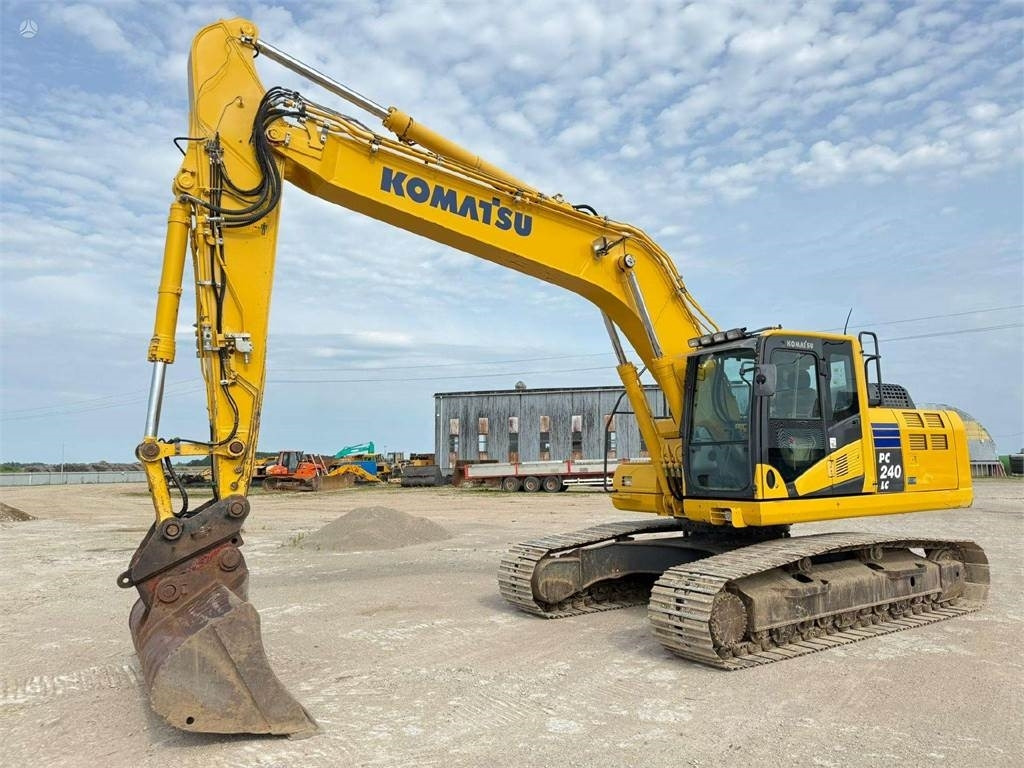 Komatsu PC 240 LC-10 - Гусеничный экскаватор: фото 1 Komatsu PC 240 LC-10 - Гусеничный экскаватор: фото 1