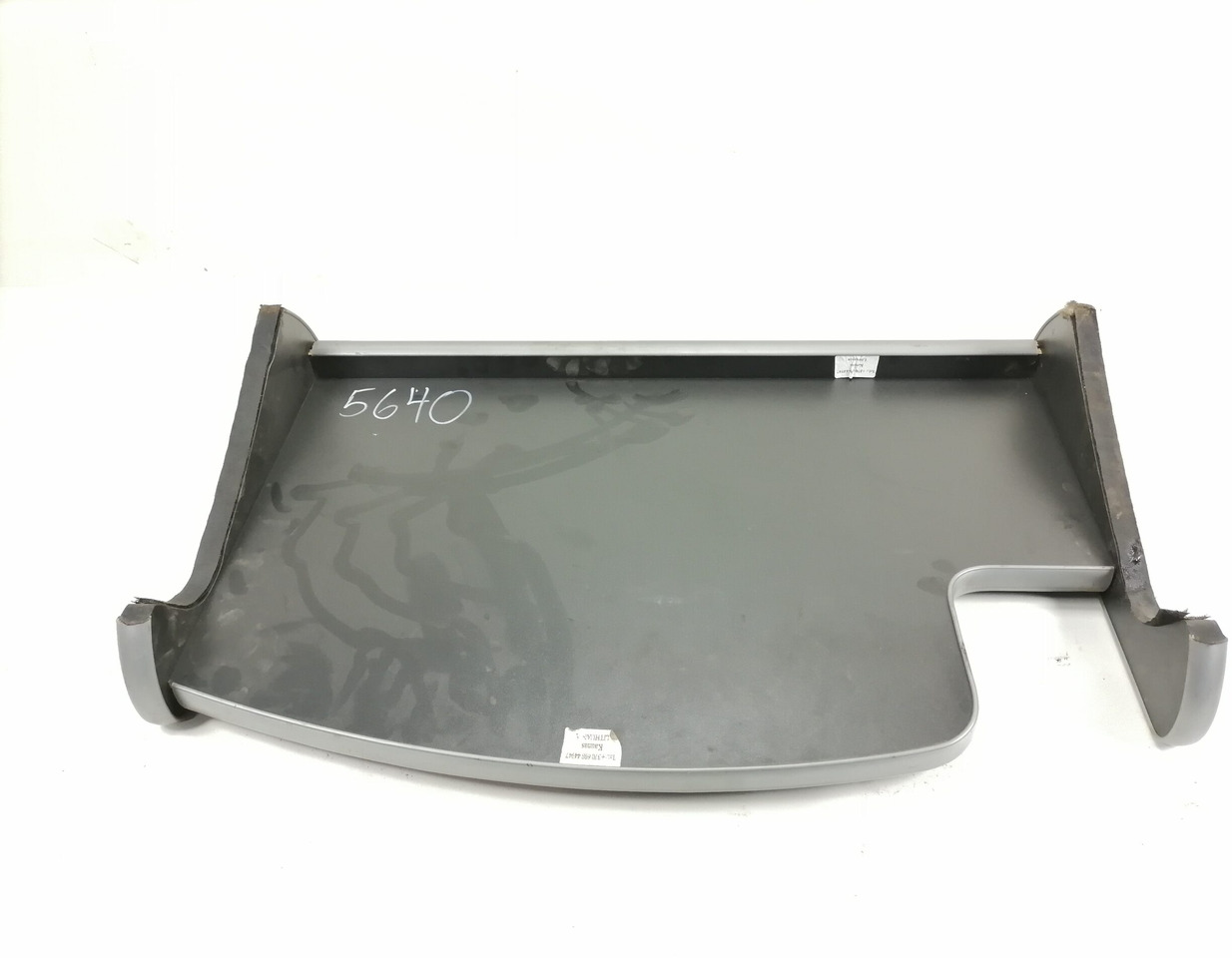 MAN Armatuurlaua pealne lisalaud - Универсальная запчасть для Грузовиков: фото 4 MAN Armatuurlaua pealne lisalaud - Универсальная запчасть для Грузовиков: фото 4