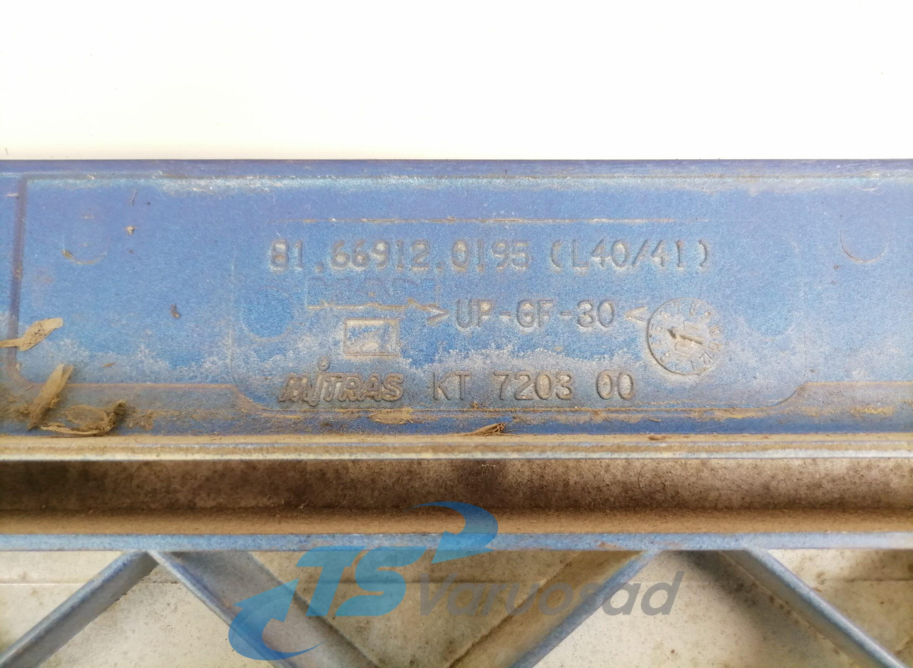 MAN Cab side door 81669120195 - Универсальная запчасть для Грузовиков: фото 2 MAN Cab side door 81669120195 - Универсальная запчасть для Грузовиков: фото 2