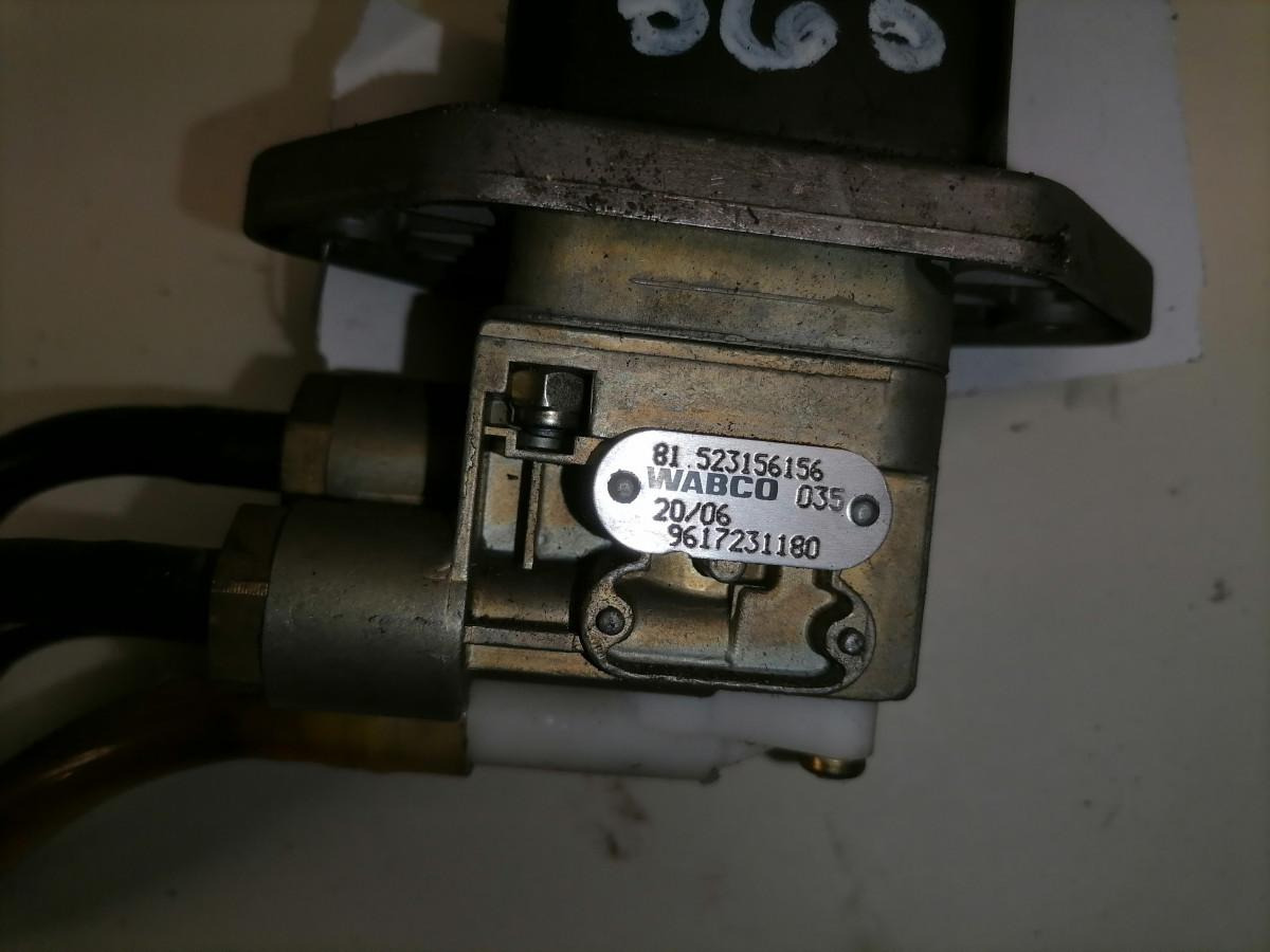 MAN Handbrake control lever 81523156156 - Универсальная запчасть для Грузовиков: фото 2 MAN Handbrake control lever 81523156156 - Универсальная запчасть для Грузовиков: фото 2