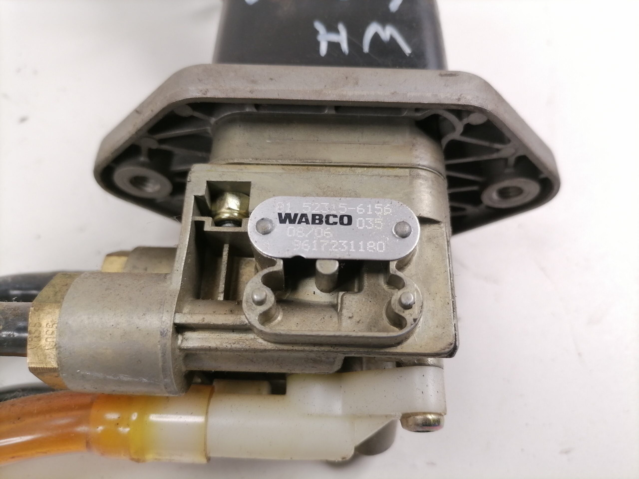 MAN Handbrake control lever 81523156156 - Универсальная запчасть для Грузовиков: фото 4 MAN Handbrake control lever 81523156156 - Универсальная запчасть для Грузовиков: фото 4